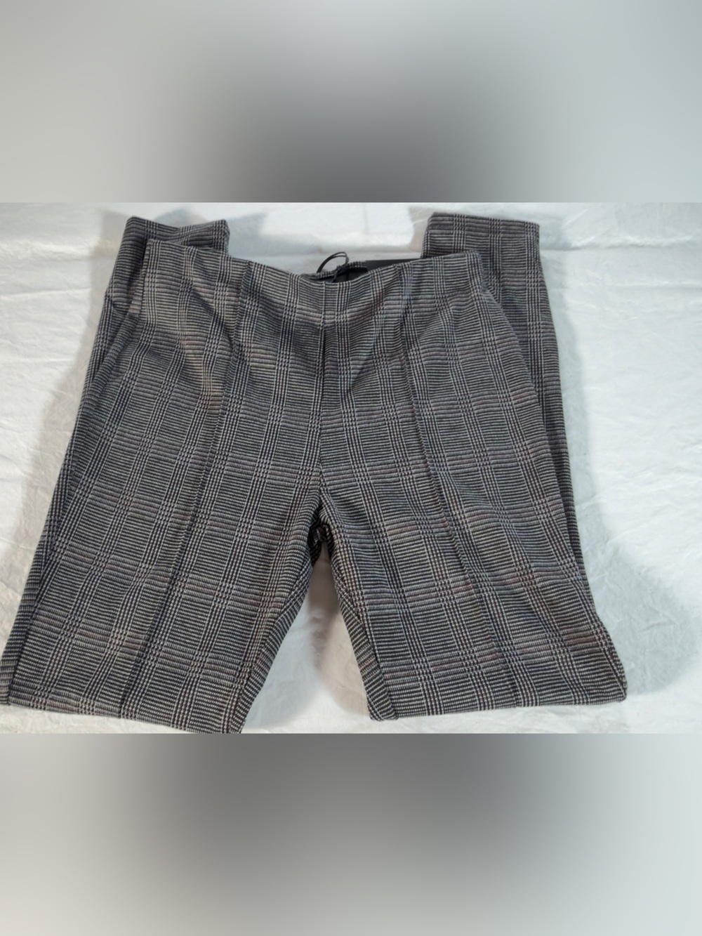 NWT Tahari Gray & Black Plaid Women’s Dress Pants. Pull on stretch jeggings Sz L